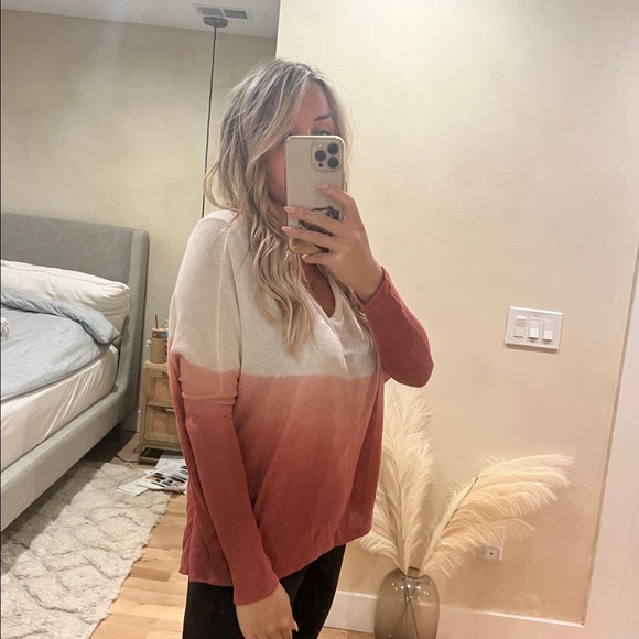 NWOT ombré open back button sweater top - Picture 2 of 5